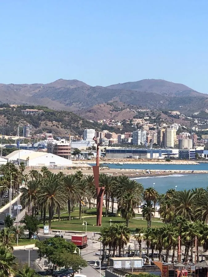 Apartamento Atico Mirador Paseo Antonio Banderas primera linea de playa y piscina Málaga